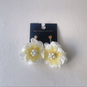 Flower Shaped Earrings🌸✨